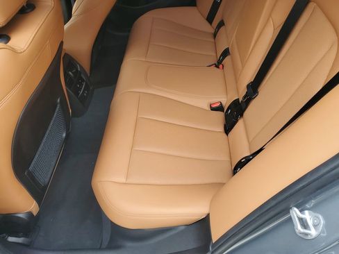 Used 2023 BMW 330i Sedan w/ Convenience Package image 7