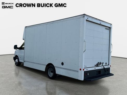 Used 2021 Chevrolet Express 3500 w/ Power Convenience Package RWD image 4