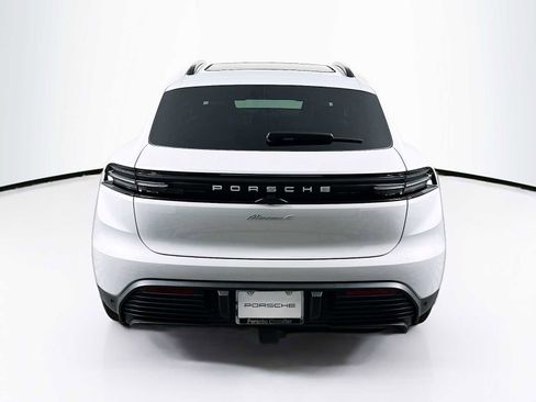 New 2026 Porsche Macan 4 Electric AWD/4WD image 10