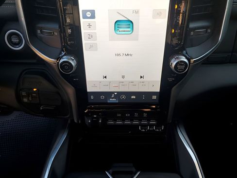 Used 2024 RAM 2500 Laramie w/ Night Edition image 38