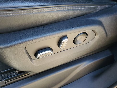 Used 2022 GMC Yukon Denali image 22