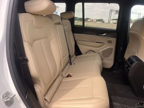 Used 2024 Jeep Grand Cherokee Limited w/ Luxury Tech Group II AWD/4WD image 14