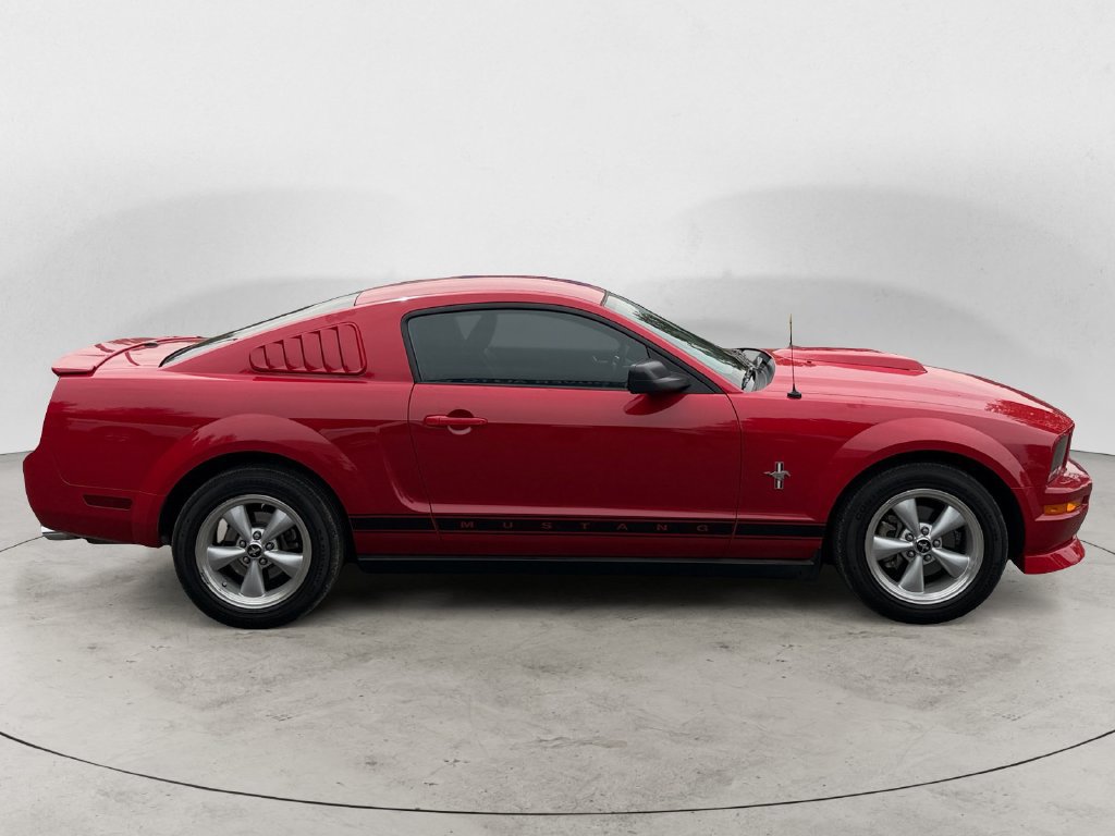 Used 2008 Ford Mustang Premium RWD image 4