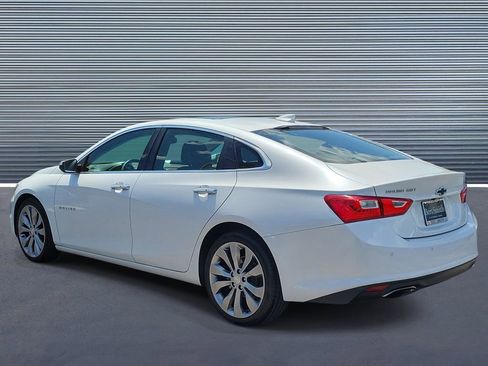 Used 2018 Chevrolet Malibu Premier w/ Premier Sun and Wheel Package FWD image 4