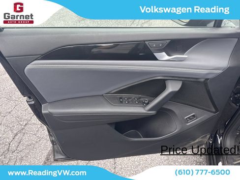 Used 2025 Volkswagen Tiguan SEL R-Line AWD/4WD image 11
