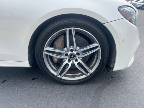 Used 2018 Mercedes-Benz E 400 4MATIC Sedan image 13