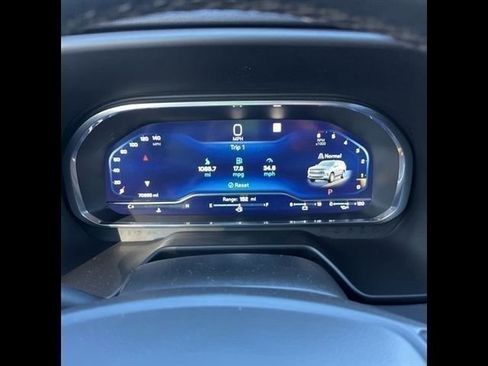 Used 2023 Chevrolet Suburban Premier image 30