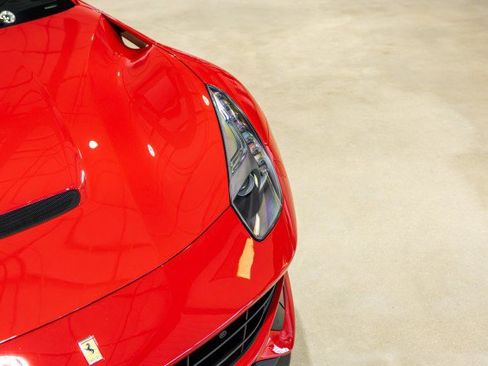 Used 2017 Ferrari F12 Berlinetta RWD image 10