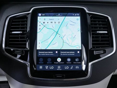 Certified 2024 Volvo XC90 T8 Plus w/ Protection Package Premier AWD/4WD image 16