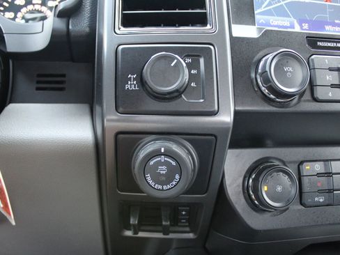 Used 2019 Ford F150 XLT w/ Equipment Group 302A Luxury AWD/4WD image 19