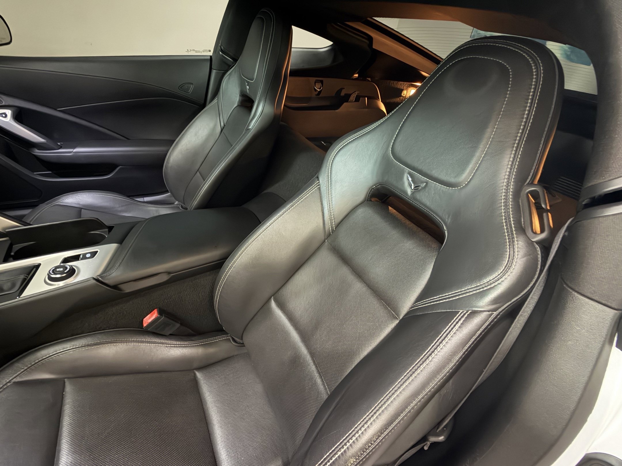 Used 2019 Chevrolet Corvette Z06 RWD image 12