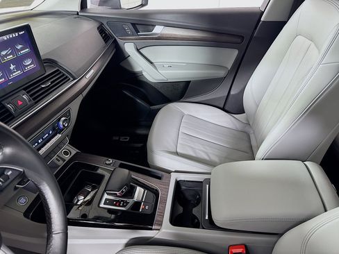 Used 2022 Audi Q5 2.0T Premium w/ Convenience Package image 24