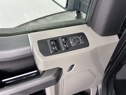 Used 2017 Ford F150 XLT w/ XTR Package image 17