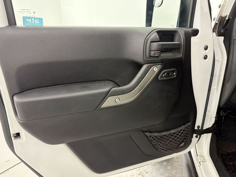 Used 2015 Jeep Wrangler Unlimited Sport AWD/4WD image 11