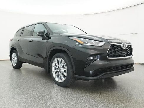 New 2026 Toyota Highlander Limited image 30