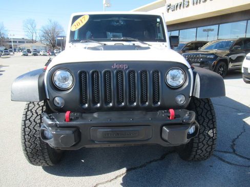 Used 2017 Jeep Wrangler Unlimited Rubicon image 16