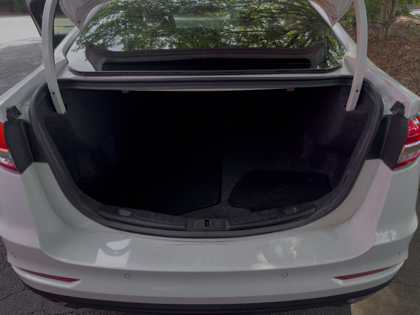 Used 2020 Ford Fusion Titanium FWD image 59