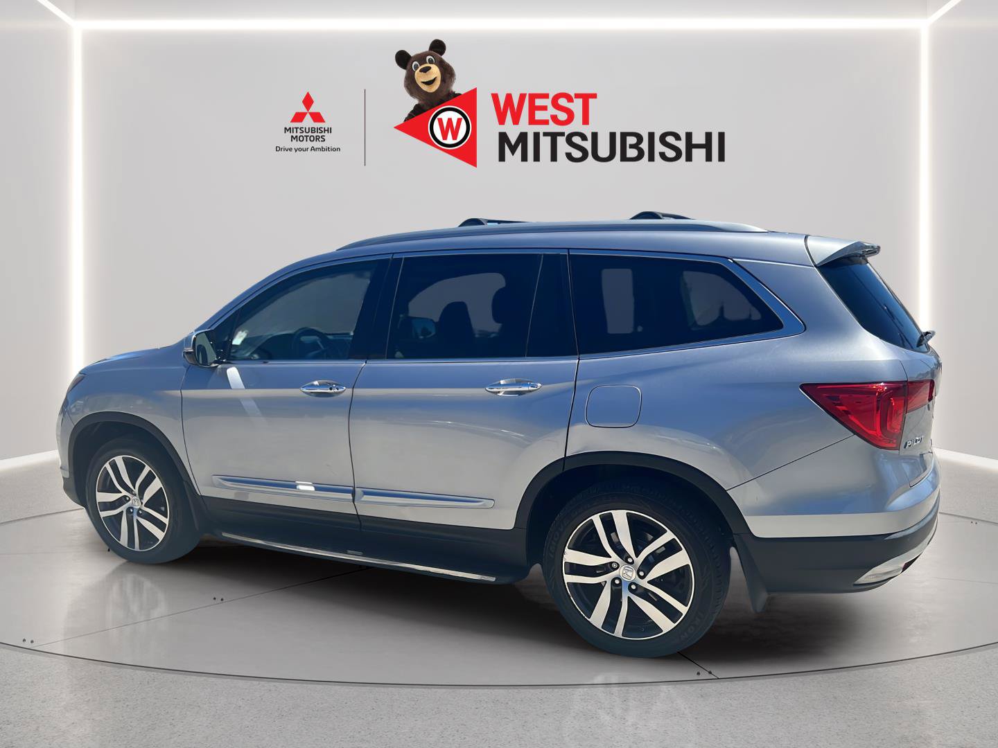 Used 2016 Honda Pilot Elite image 3