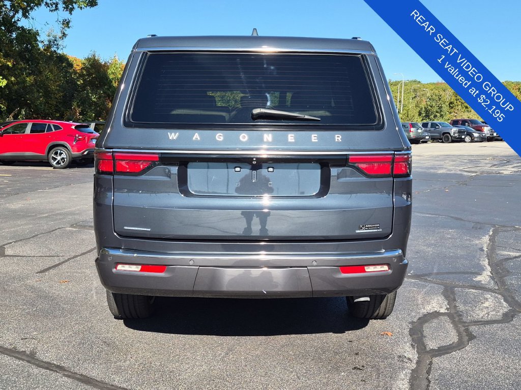 Used 2022 Jeep Wagoneer Series III w/ Premium Group I AWD/4WD image 6