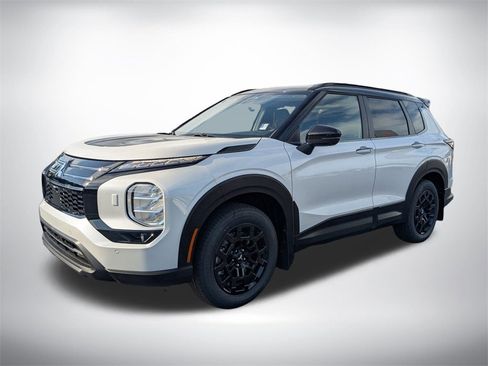 New 2025 Mitsubishi Outlander SE image 8