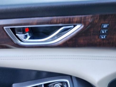 Used 2022 Subaru Ascent Touring image 18