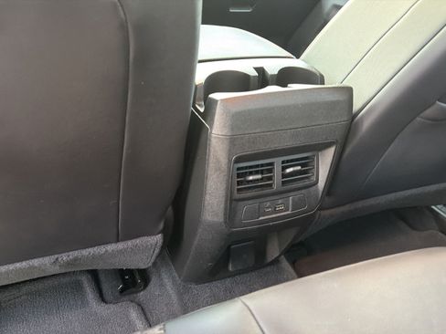 Used 2024 Chevrolet Colorado Z71 w/ Z71 Convenience Package 2 AWD/4WD image 24
