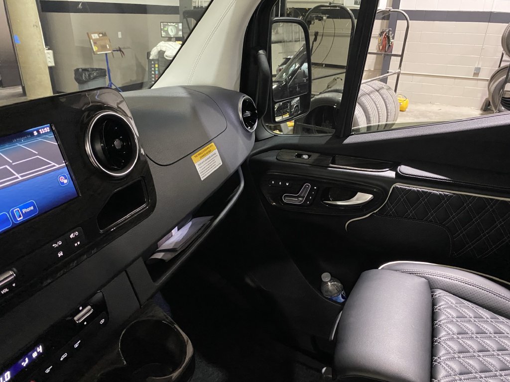 Used 2025 Mercedes-Benz Sprinter 3500 image 4