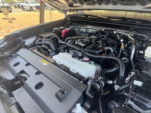 Certified 2025 Toyota Tacoma TRD Sport AWD/4WD image 22