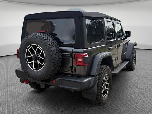 Used 2024 Jeep Wrangler Unlimited Rubicon w/ Convenience Group AWD/4WD image 3