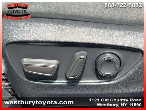 Used 2024 Toyota Sienna XLE FWD image 22