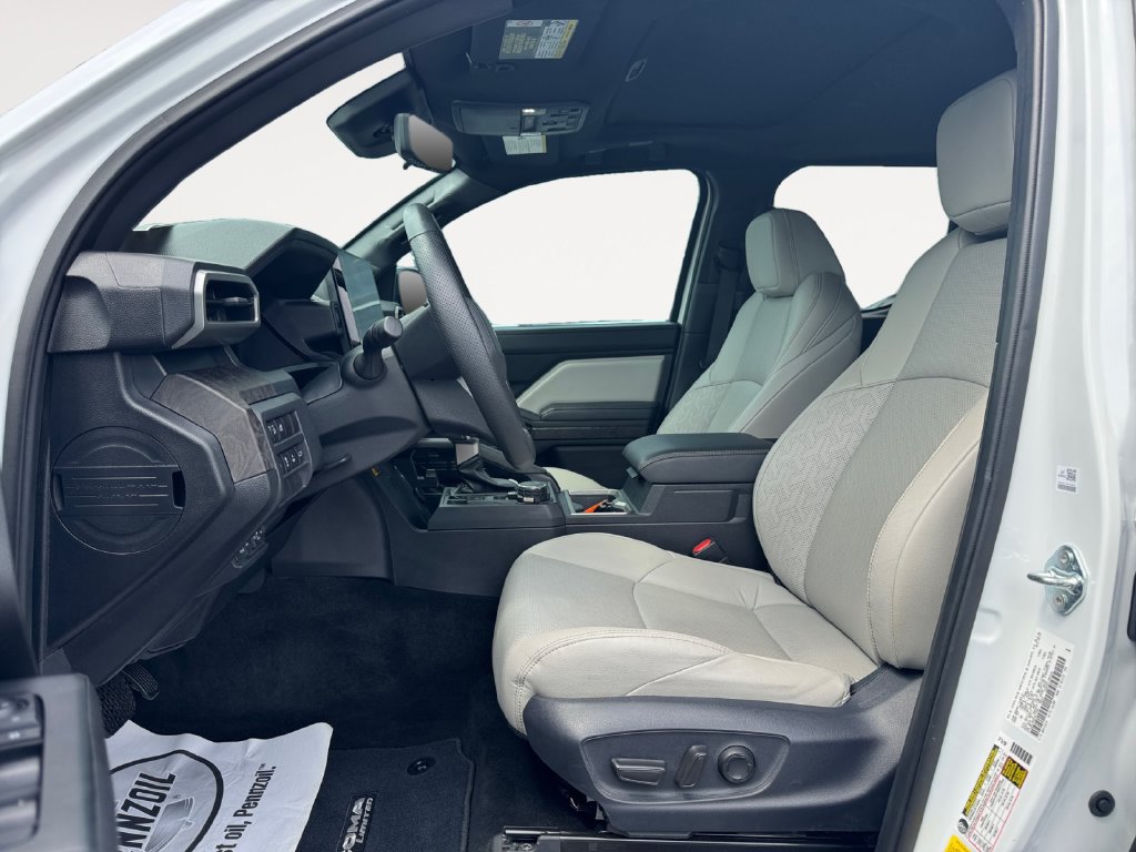 Used 2025 Toyota Tacoma Limited AWD/4WD image 9