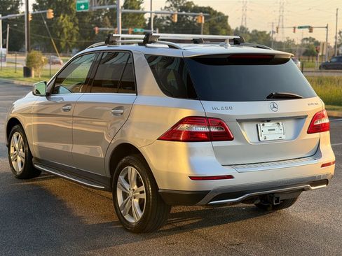 Used 2015 Mercedes-Benz ML 250 BlueTEC 4MATIC image 3