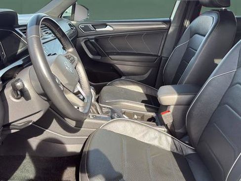 Used 2023 Volkswagen Tiguan SEL R-Line image 17