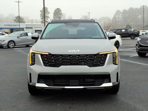 Used 2025 Kia Sorento EX w/ Panoramic Sunroof Package image 2