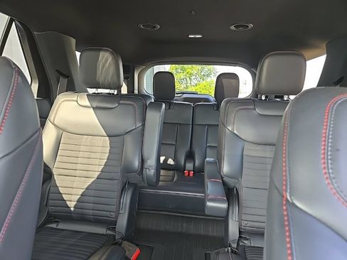 Used 2025 Ford Explorer ST-Line AWD/4WD image 36