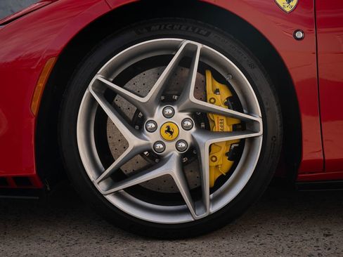 Used 2021 Ferrari F8 Tributo image 15