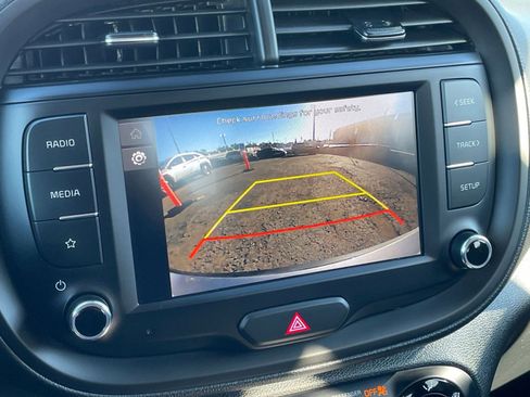 Used 2025 Kia Soul LX w/ LX Technology Package image 22