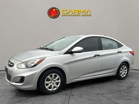 Used 2012 Hyundai Accent GLS image 2