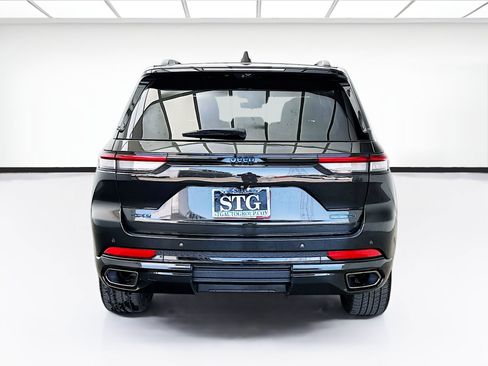 Used 2023 Jeep Grand Cherokee 30th Anniversary AWD/4WD image 5