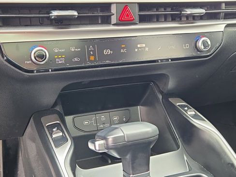 Used 2025 Kia Sorento EX w/ Panoramic Sunroof Package FWD image 29