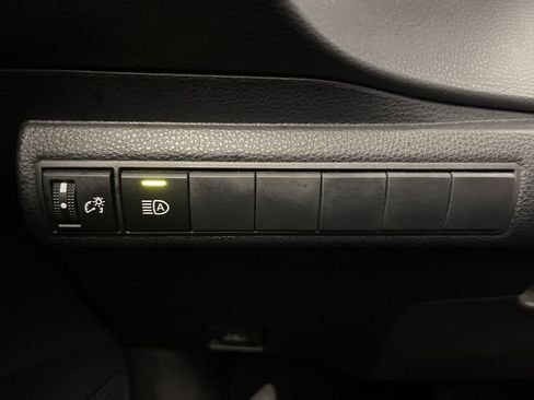 Certified 2025 Toyota Corolla SE FWD image 28