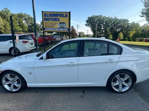Used 2011 BMW 335i xDrive Sedan AWD/4WD image 8