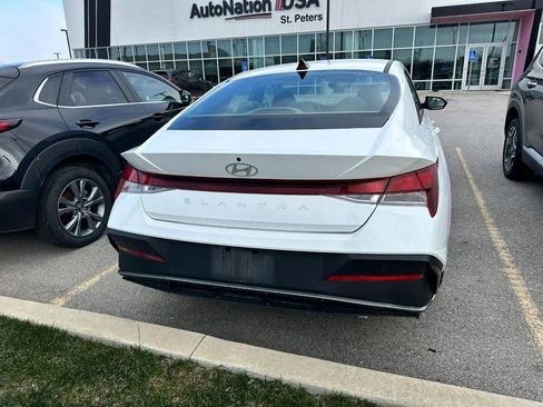 Used 2024 Hyundai Elantra SEL image 13