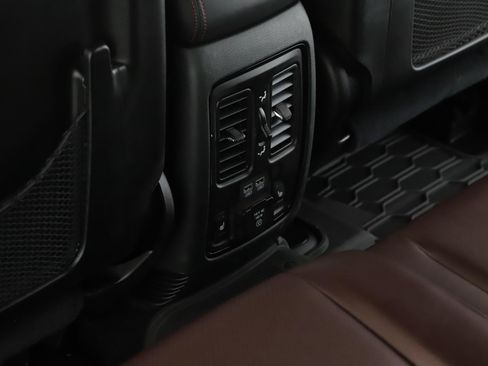 Used 2024 Dodge Durango GT AWD/4WD image 8