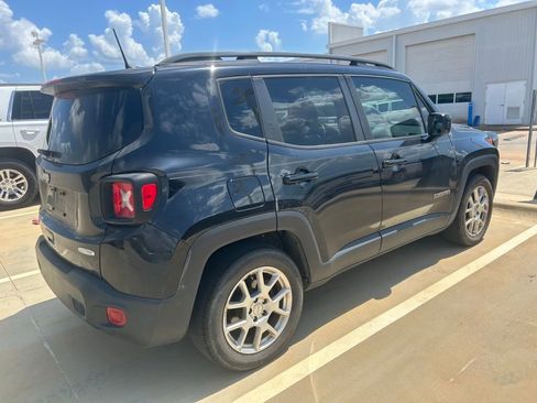 Used 2020 Jeep Renegade Latitude image 11