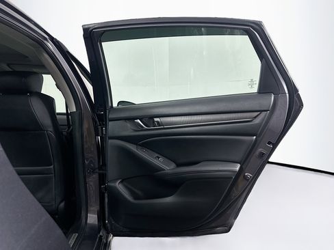 Used 2019 Honda Accord Touring image 31
