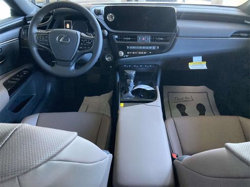 New 2025 Lexus ES 350 w/ Premium Package image 9