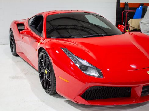 Used 2018 Ferrari 488 GTB RWD image 31