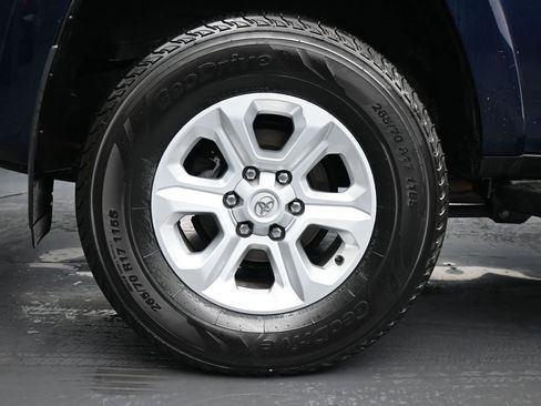 Used 2022 Toyota 4Runner SR5 Premium w/ Moonroof Package image 10