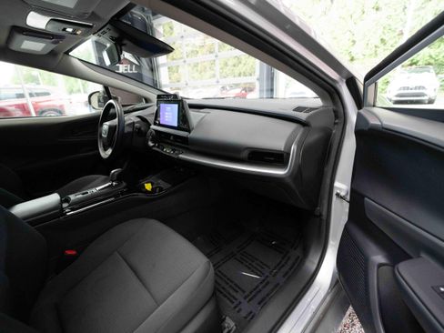 Used 2024 Toyota Prius LE FWD image 25